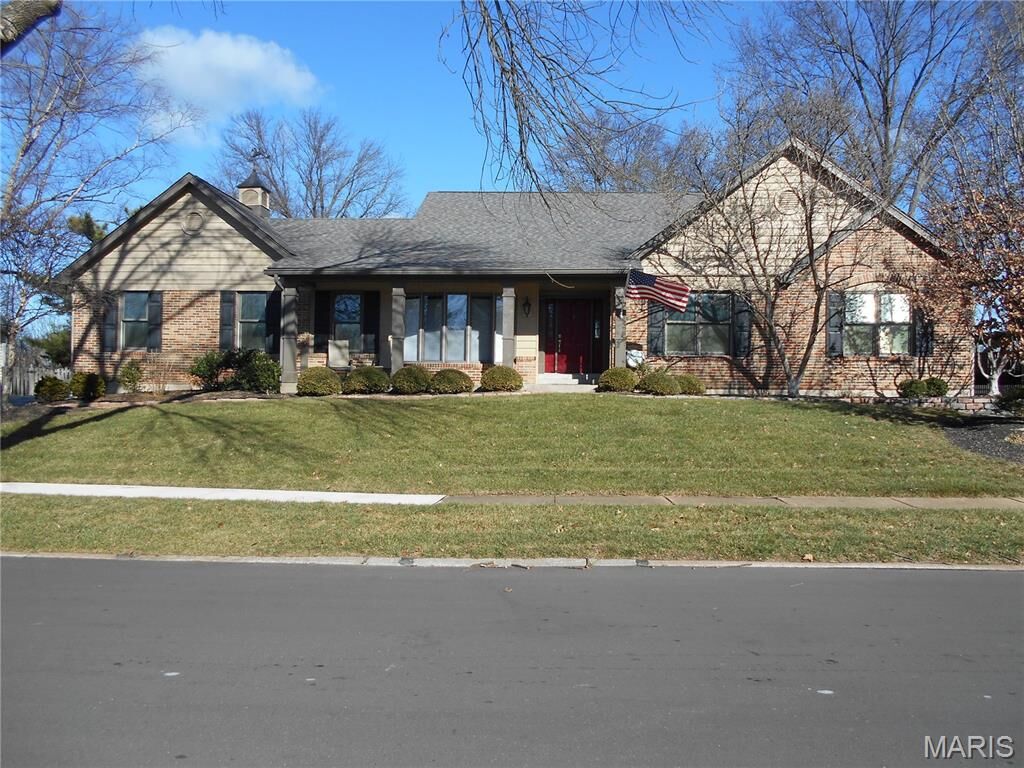 Property Photo:  262 Greenbriar Estates Drive  MO 63122 