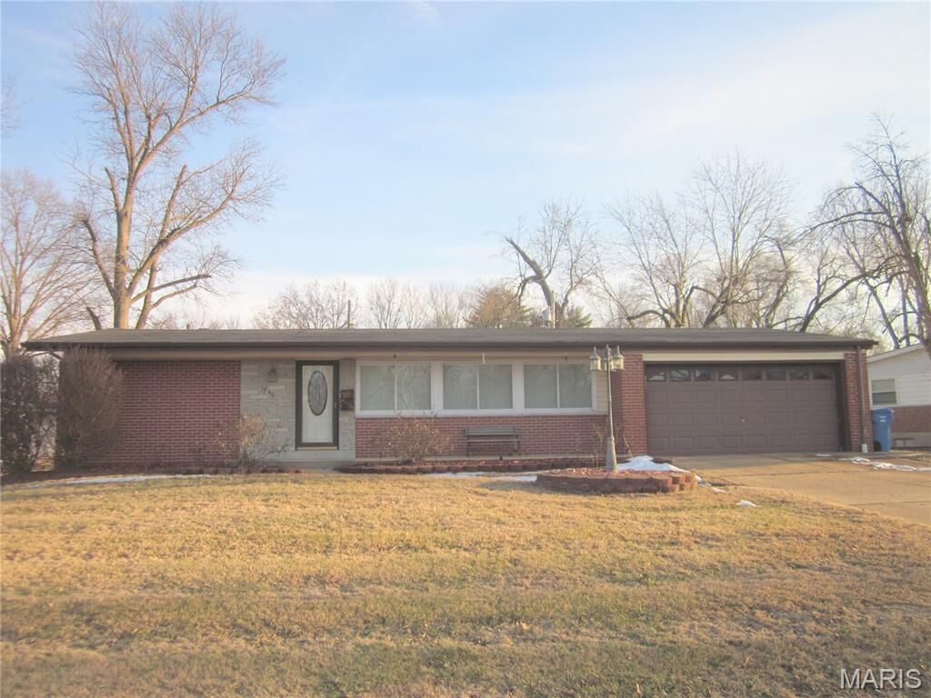 Property Photo:  1540 Hialeah Place  MO 63033 