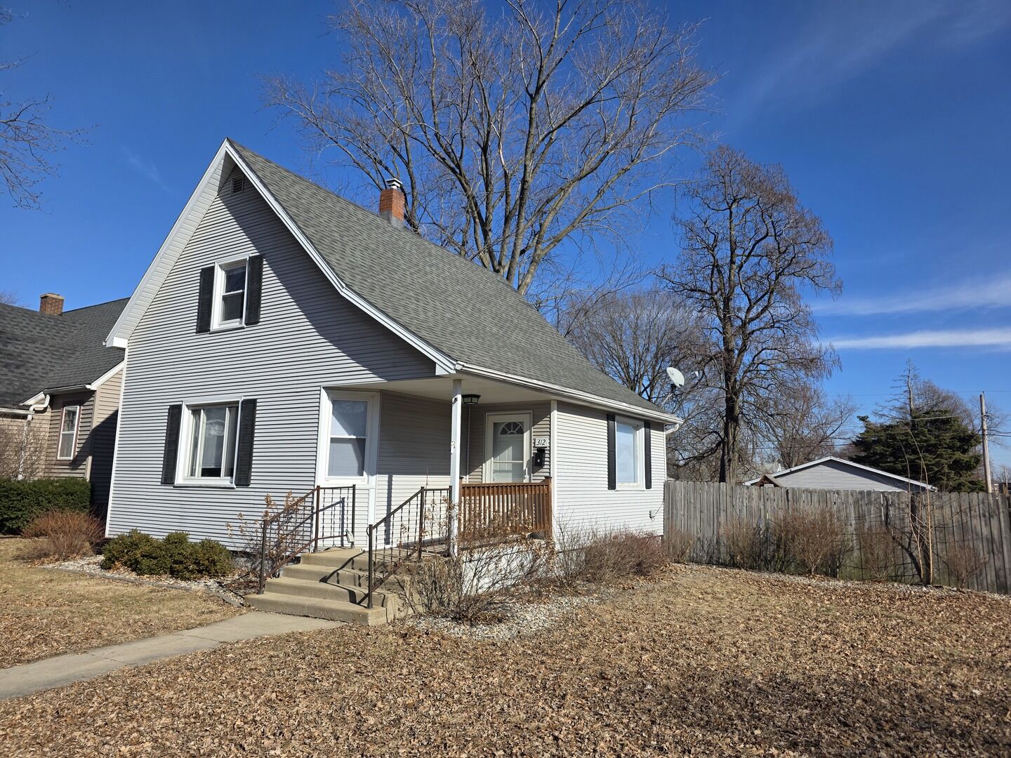 Property Photo: 312 N Center Avenue IL 60915