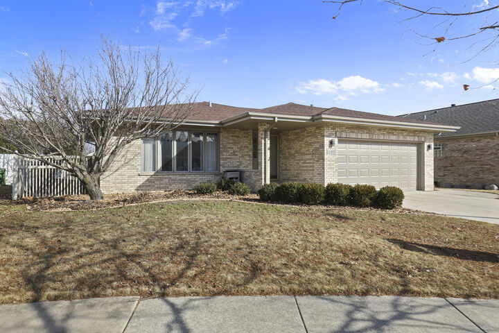 Property Photo:  11405 Foxwoods Drive  IL 60453 