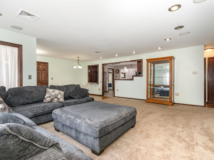 Property Photo:  270 E Southmor Road  IL 60450 