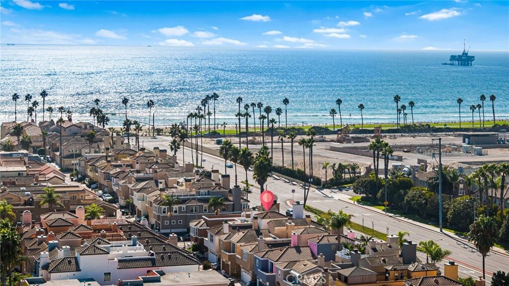 Property Photo:  304 Goldenwest Street  CA 92648 