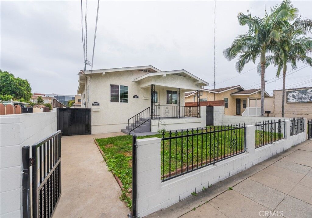 Property Photo:  322 S Grand Avenue  CA 90731 