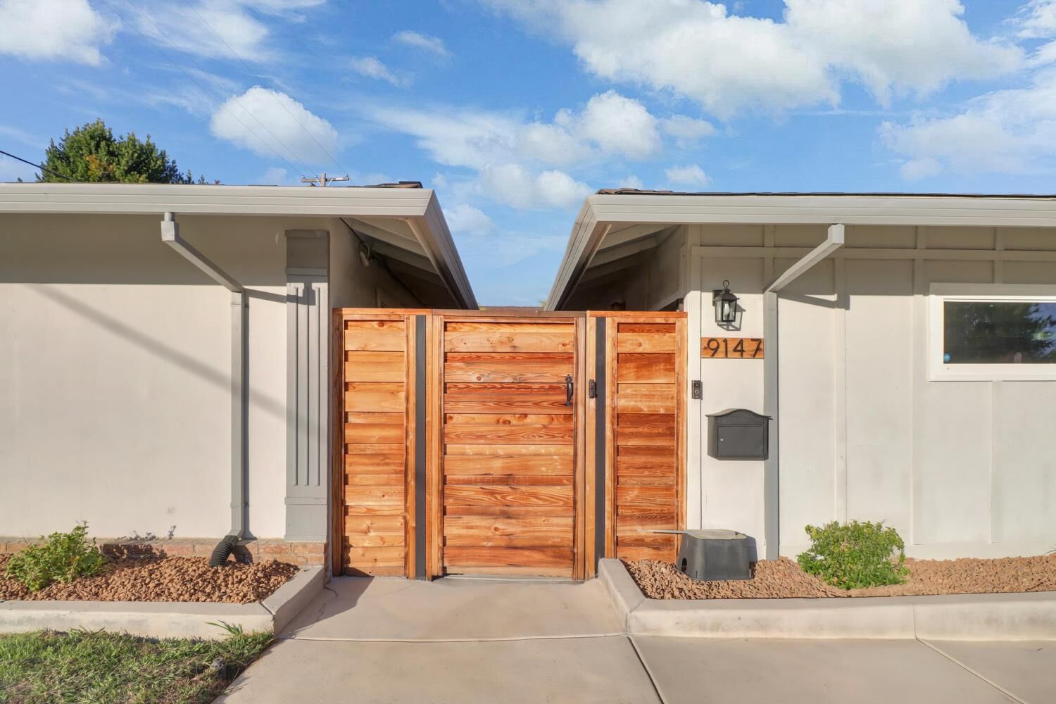 Property Photo:  9147 La Riviera Drive  CA 95826 