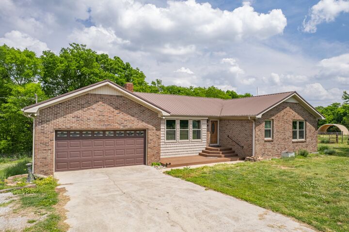 Property Photo: 239 Henry Bayless Rd TN 38449