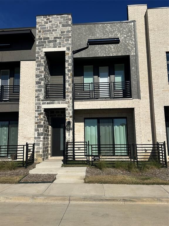 Property Photo:  1206 Daybreak Drive  TX 75013 