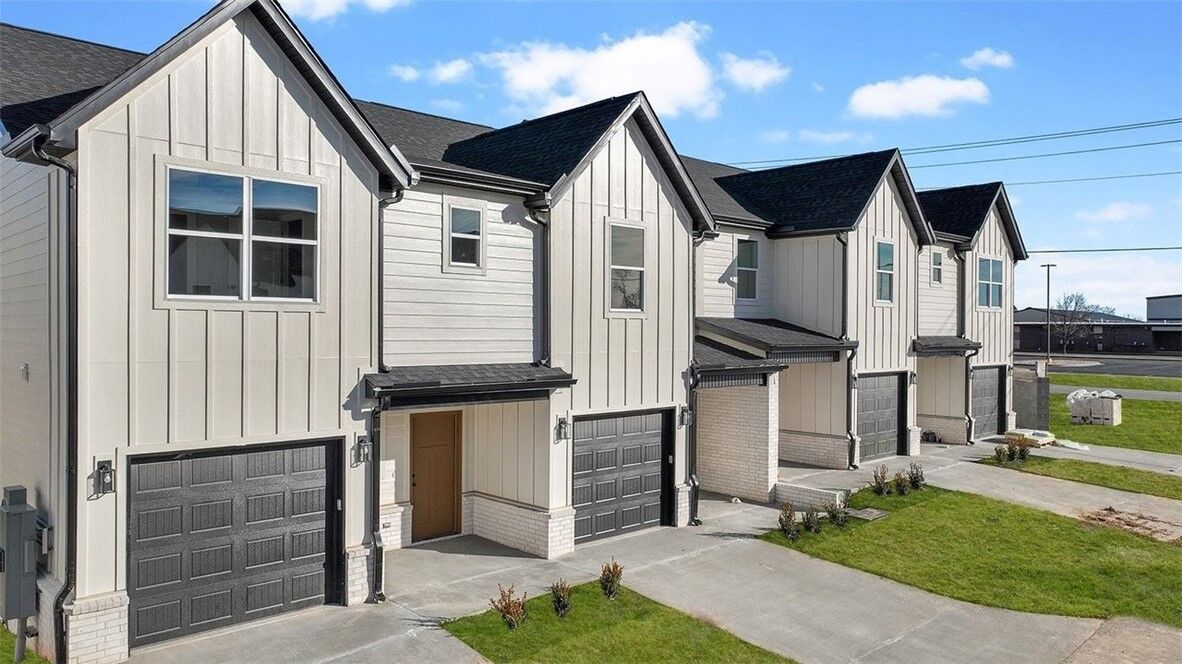 Property Photo:  1700 Cuppett Circle  AR 72751 