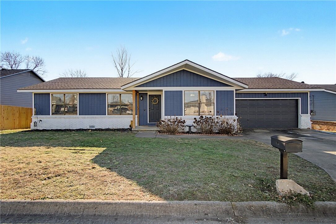 Property Photo:  924 S 25th Street  AR 72758 