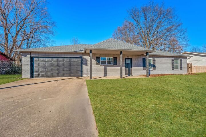 Property Photo: 410 SW 10th Street AR 72712