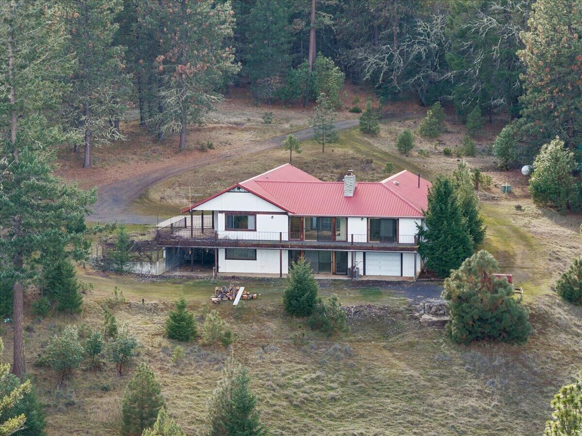 Property Photo:  2501 Wagon Trail Drive  OR 97530 