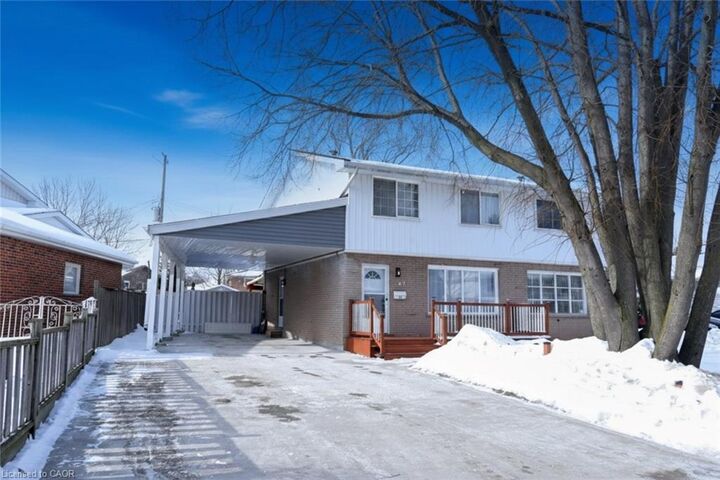 Property Photo:  67 Elford Crescent  ON L8K 5K8 