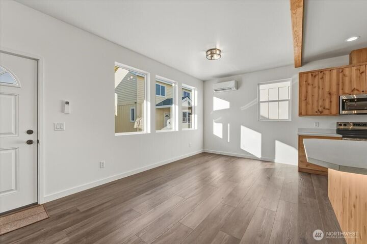 Property Photo:  407 E Okanogan Avenue  WA 98816 