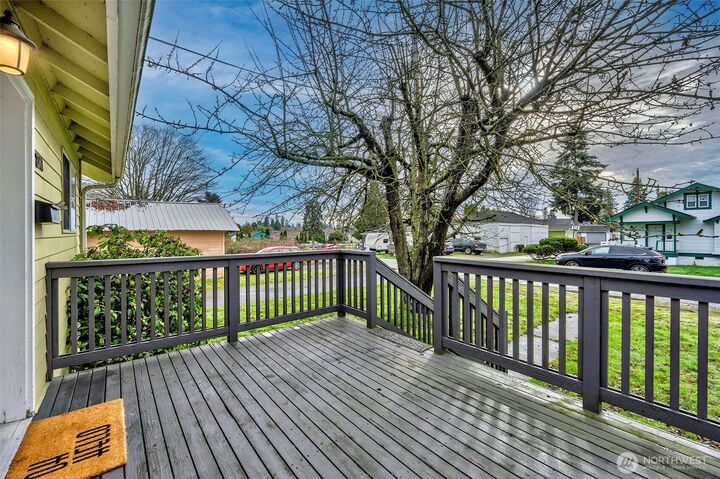 Property Photo:  2707  18th Street  WA 98201 