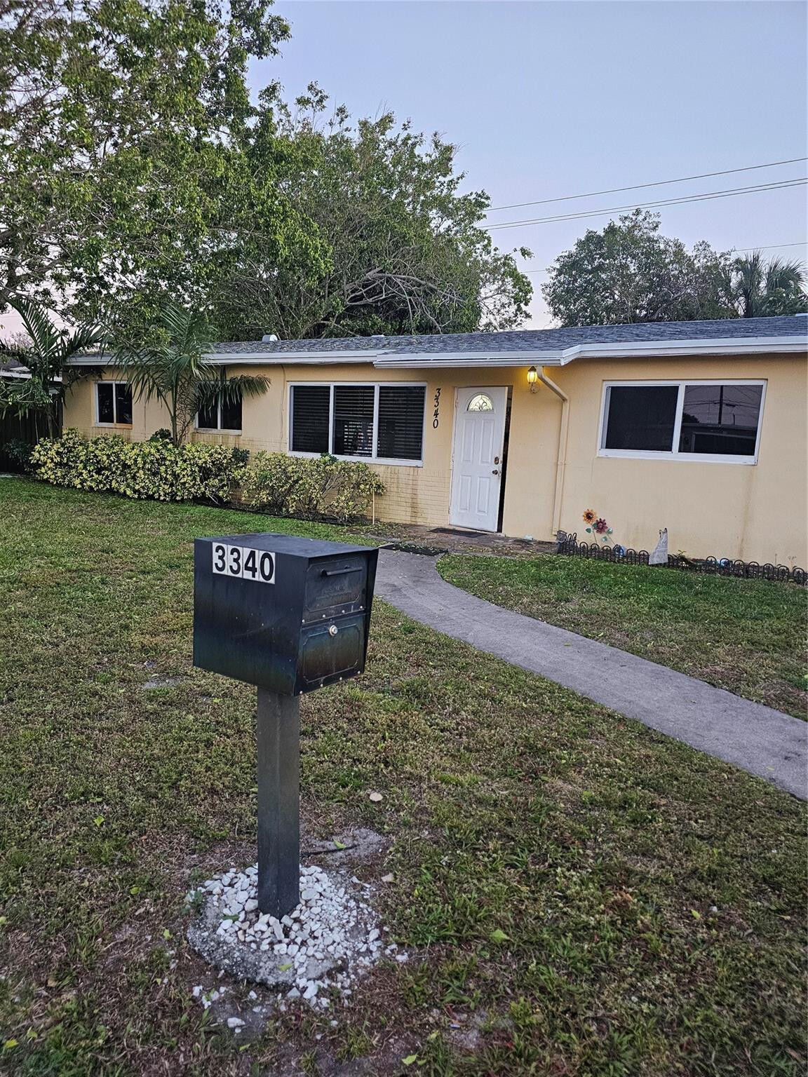 Property Photo: 3340 SW 18th Street FL 33312