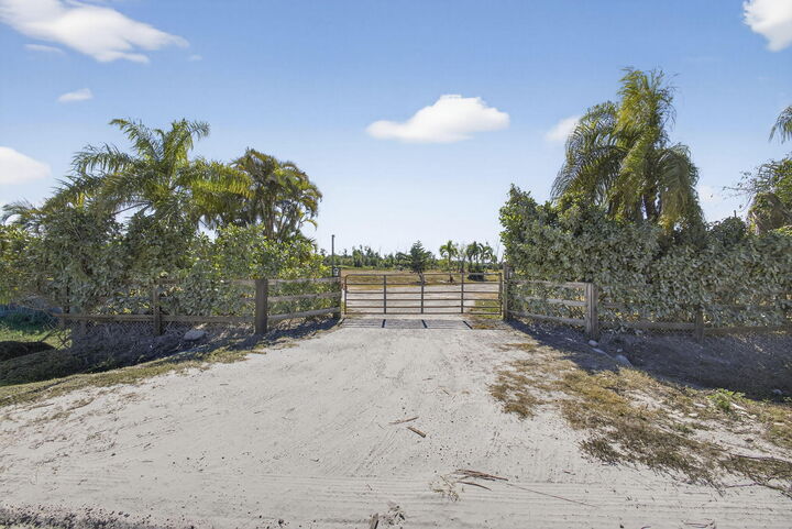 Property Photo:  16296 Deer Path Lane  FL 33470 