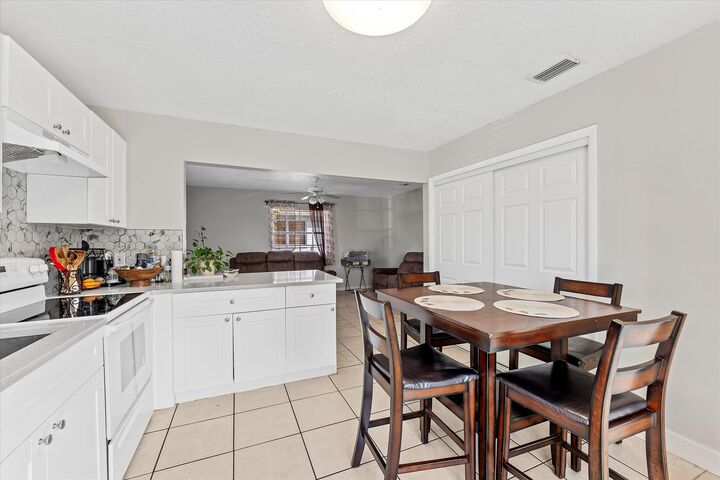 Property Photo:  1012 Green Street  FL 33405 