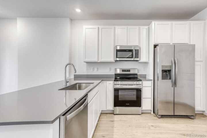 Property Photo: 6778 E 149th Avenue 3 CO 80602