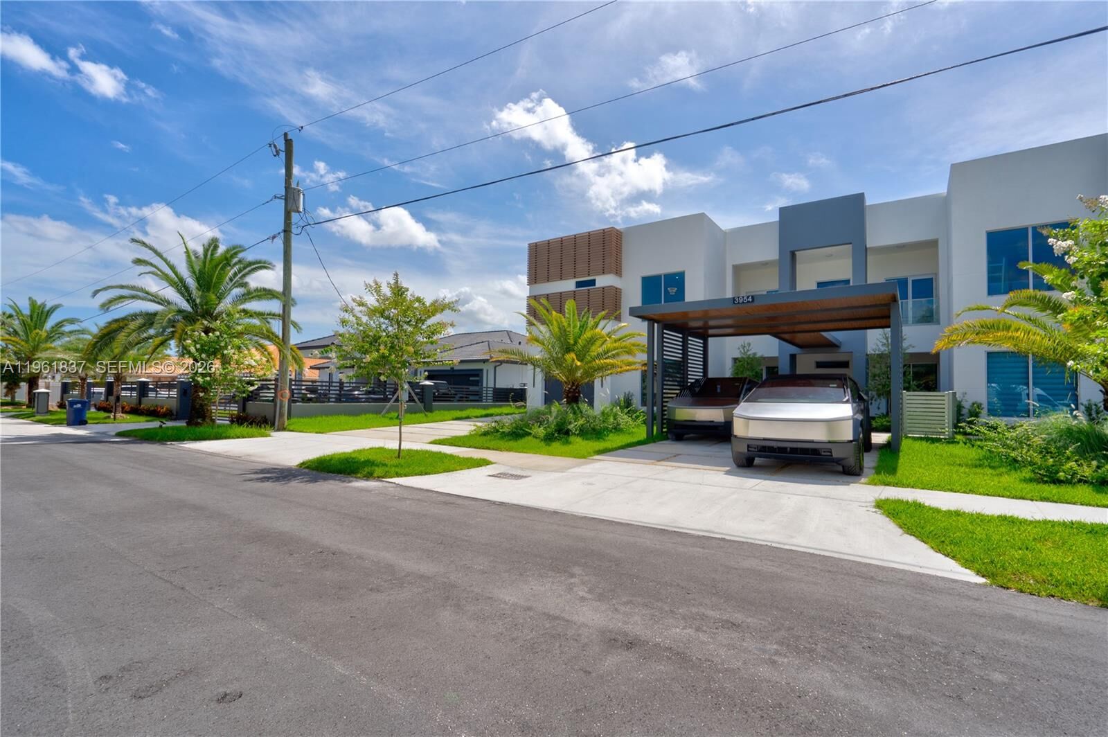 Property Photo:  3951 SW 138th Ave  FL 33175 