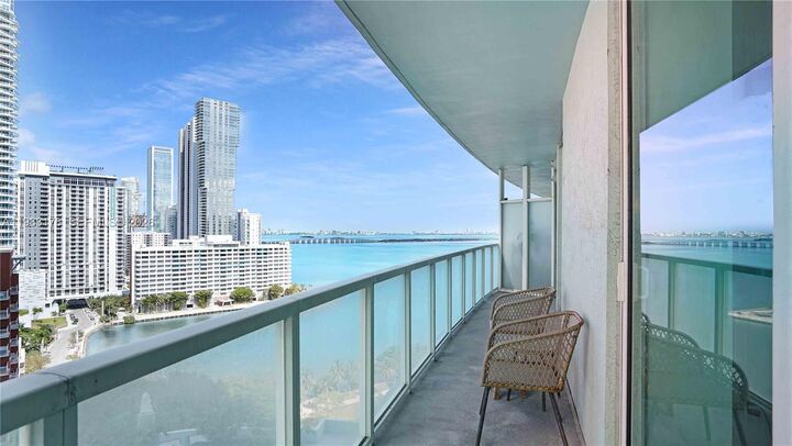 Property Photo:  1900 N Bayshore Dr 1708  FL 33132 