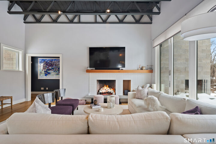 Property Photo:  48 Green Meadow Lane  CT 06840 