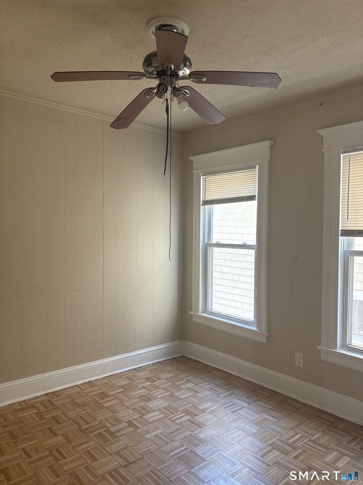 Property Photo:  252 Maplewood Avenue 1  CT 06605 