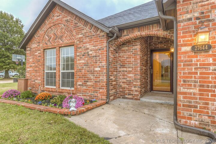 Property Photo: 27644 E 113th Street OK 74429