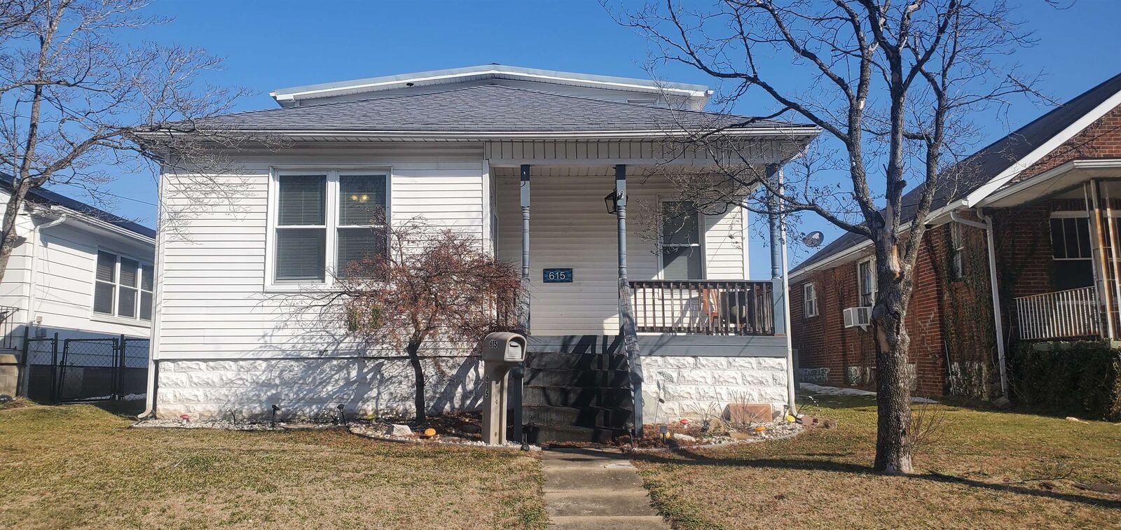 Property Photo:  615 Brown Street  KY 41169 