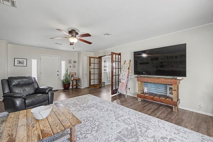 Property Photo:  207 NW Hunton St NW  GA 31781 