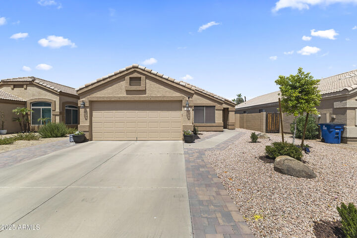 Property Photo:  652 S Bahama Drive  AZ 85296 