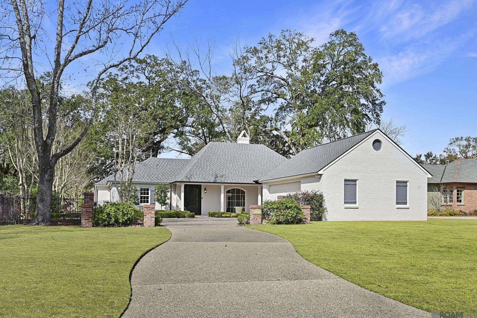 Property Photo:  17628 W Lakeway Ave  LA 70810 