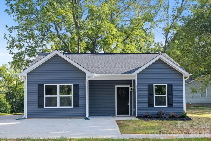 Property Photo:  2000 Juniper Drive  NC 28269 