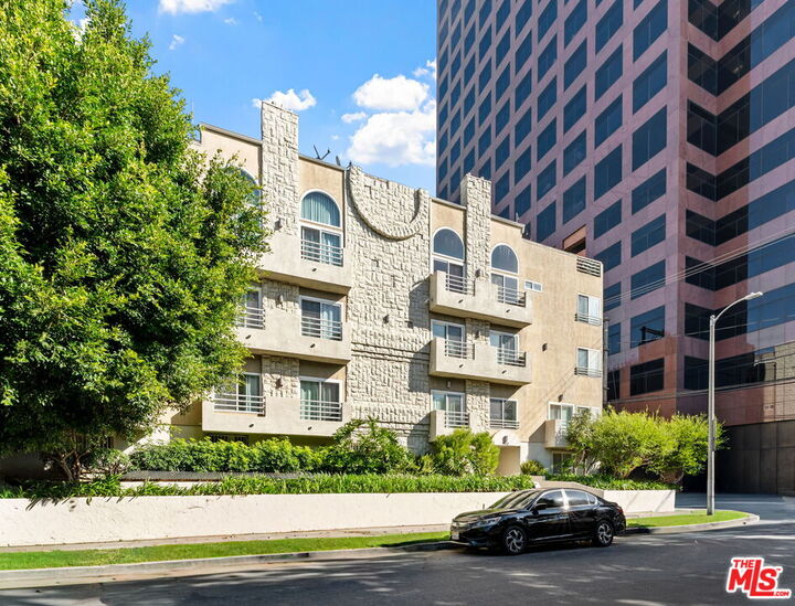 Property Photo: 1160 Granville Ave CA 90049