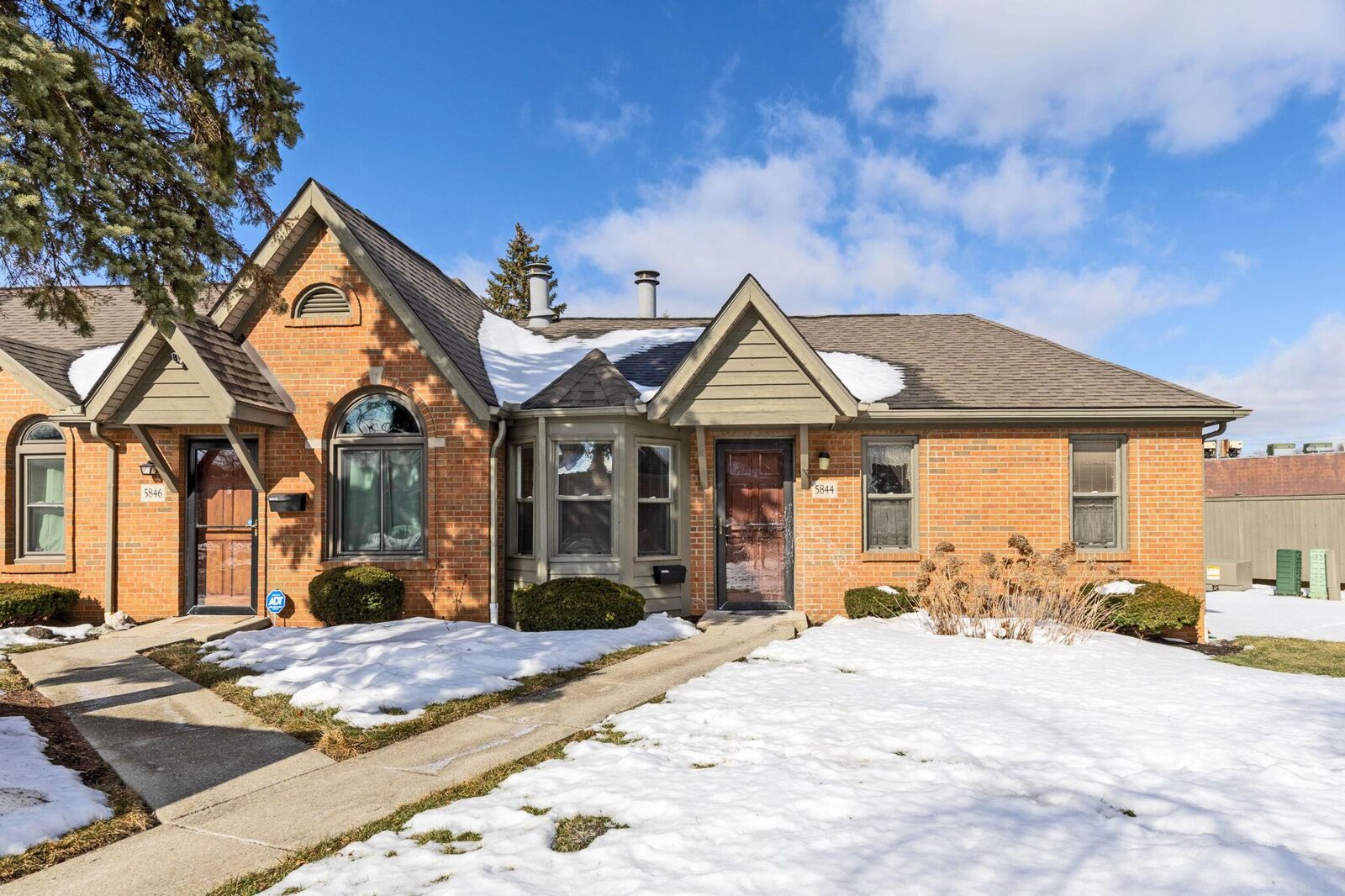 Property Photo:  5844 Thada Lane  OH 43229 