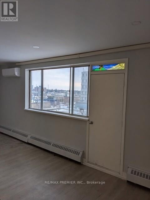 Property Photo:  3046 Jaguar Valley Drive 405  ON L5A 2J3 