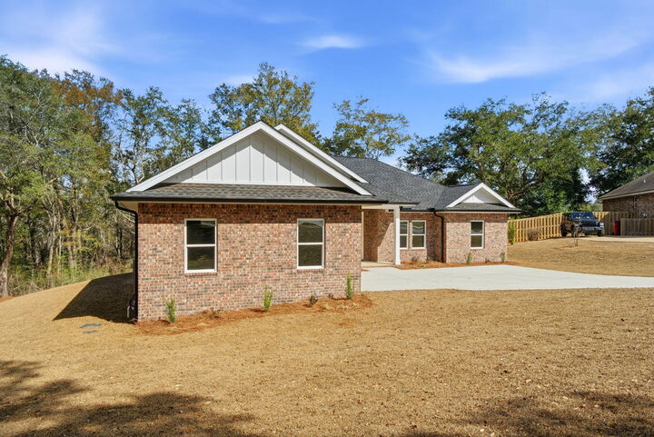 Property Photo: 4224 Byrnwyck Place FL 32571