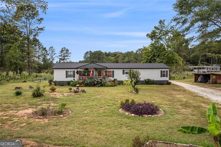 Property Photo: 437 England Chapel Road GA 30234