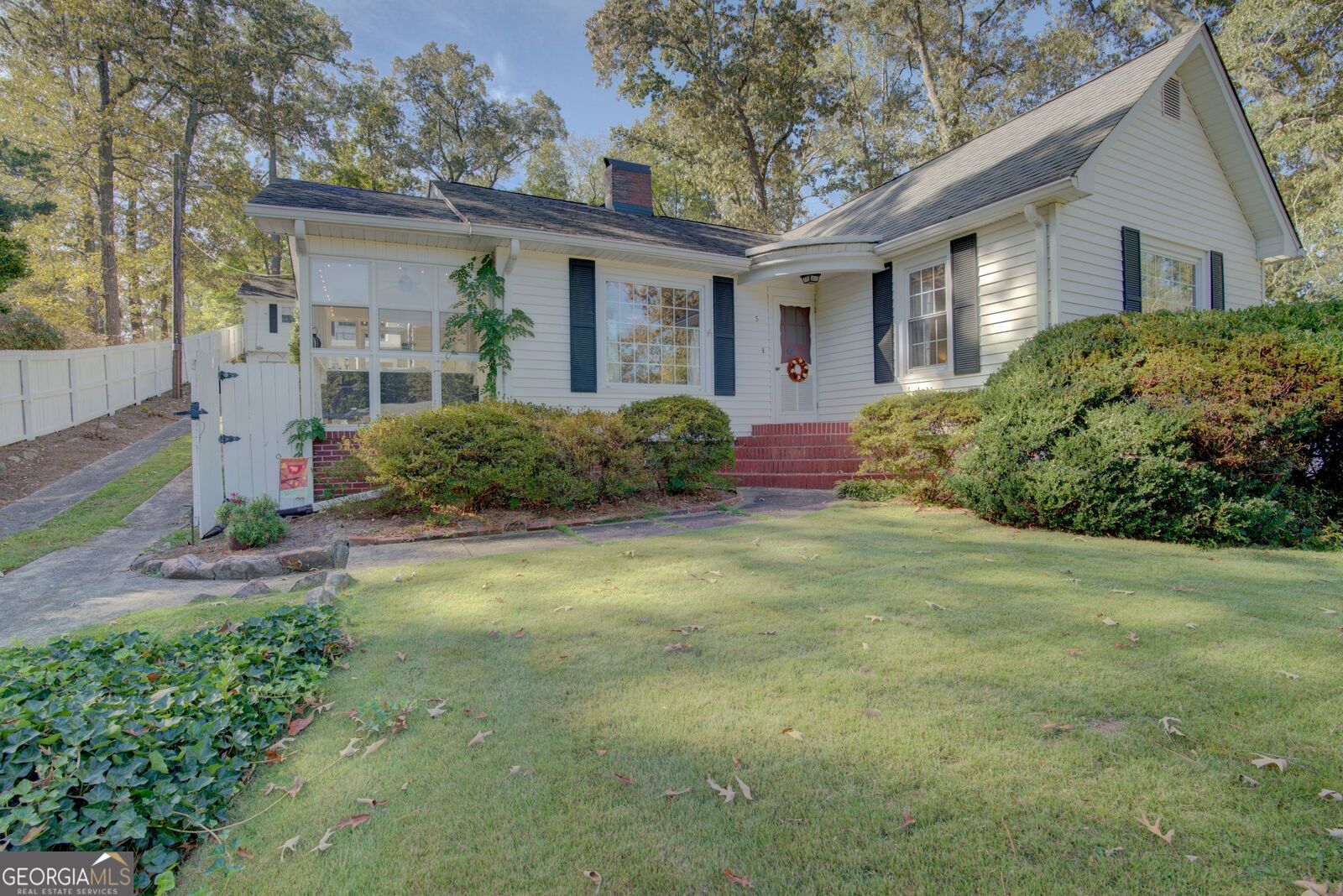 Property Photo: 5 Vineland Dr NW GA 30165