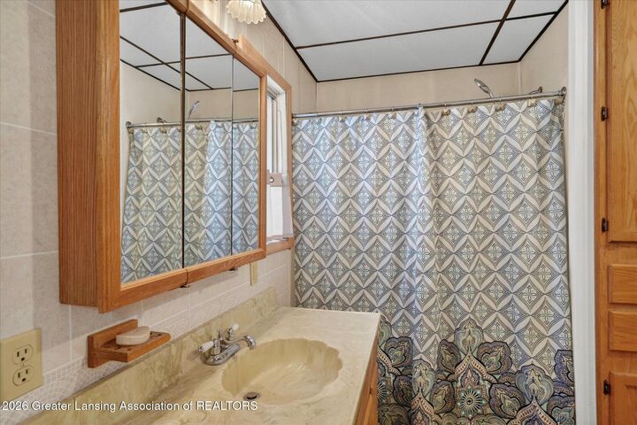 Property Photo: 132 Washington Street MI 48853