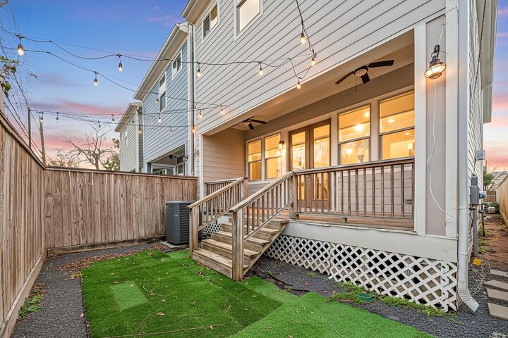 Property Photo:  519 E 28th Street  TX 77008 