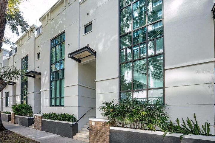 Property Photo: 460 E Jackson Street 2 FL 32801