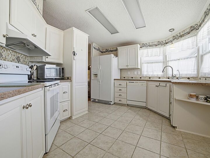Property Photo:  3217 Manatee Road  FL 32778 