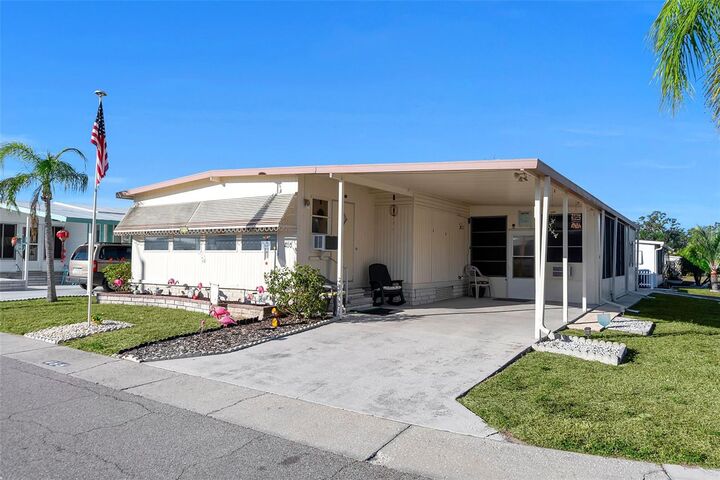 Property Photo: 5619 Bayshore Road 466 FL 34221