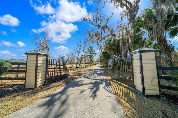 Property Photo: 750 SW 91st Place FL 34476