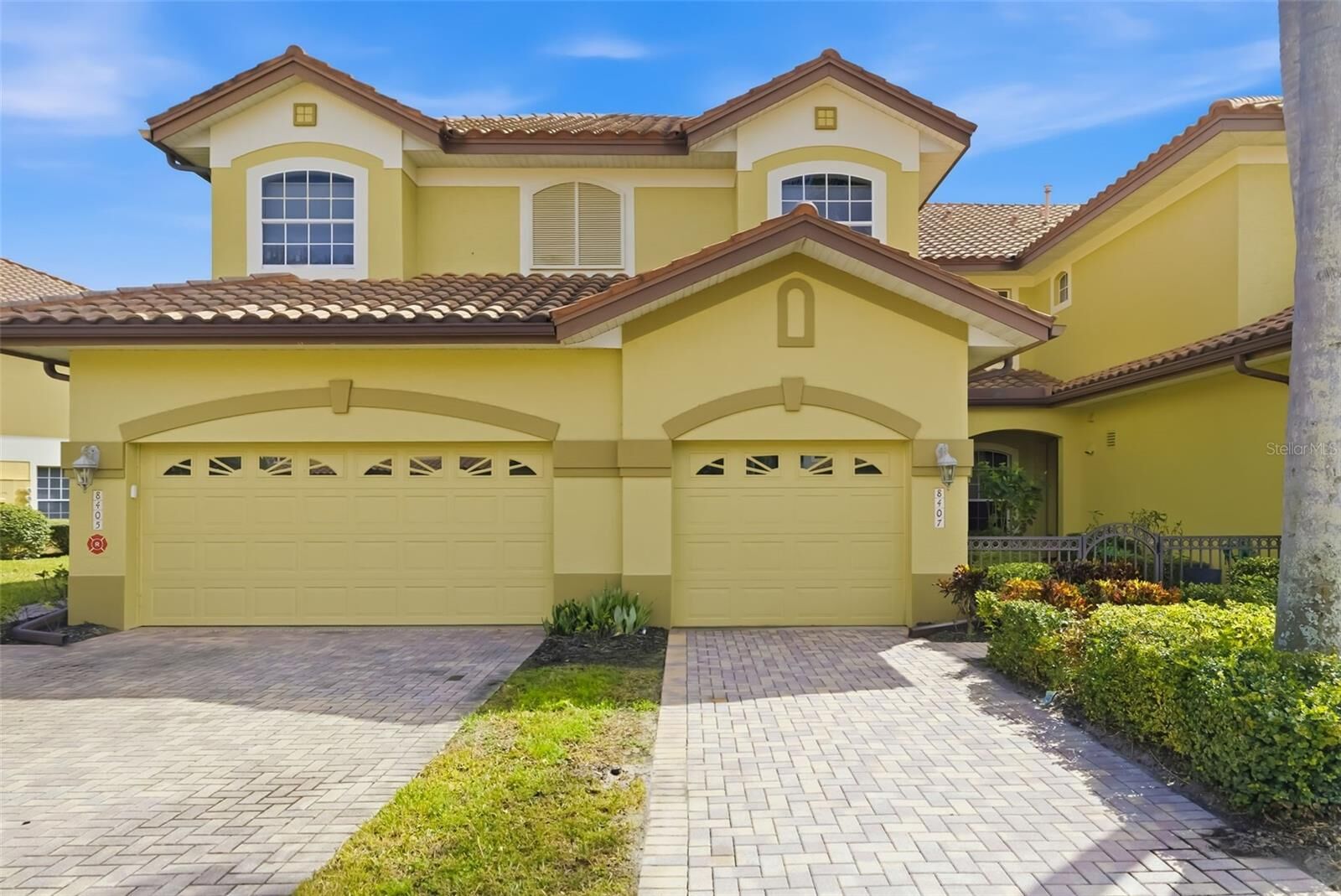 Property Photo:  8407 Miramar Way  FL 34202 