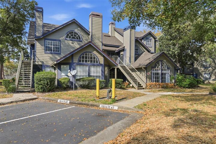 Property Photo:  966 Helmsley Court 100  FL 32746 