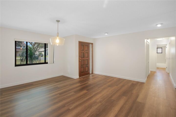 Property Photo: 4033 Yacht Court FL 32792