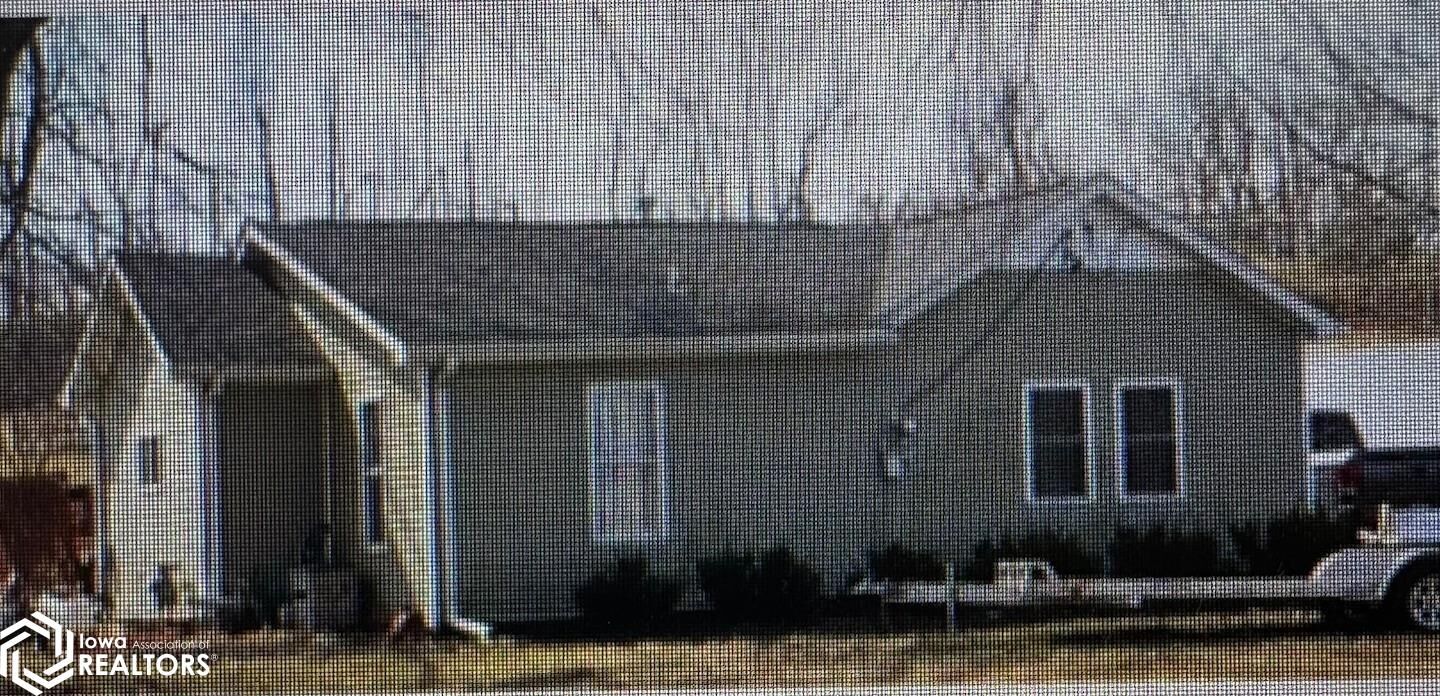 Property Photo:  402 W Broad Street  IA 50173 