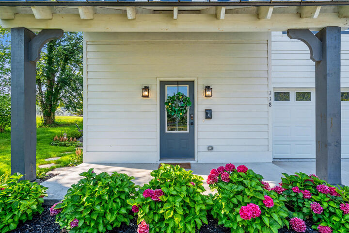 Property Photo:  118 Elkenburg Street  MI 49090 