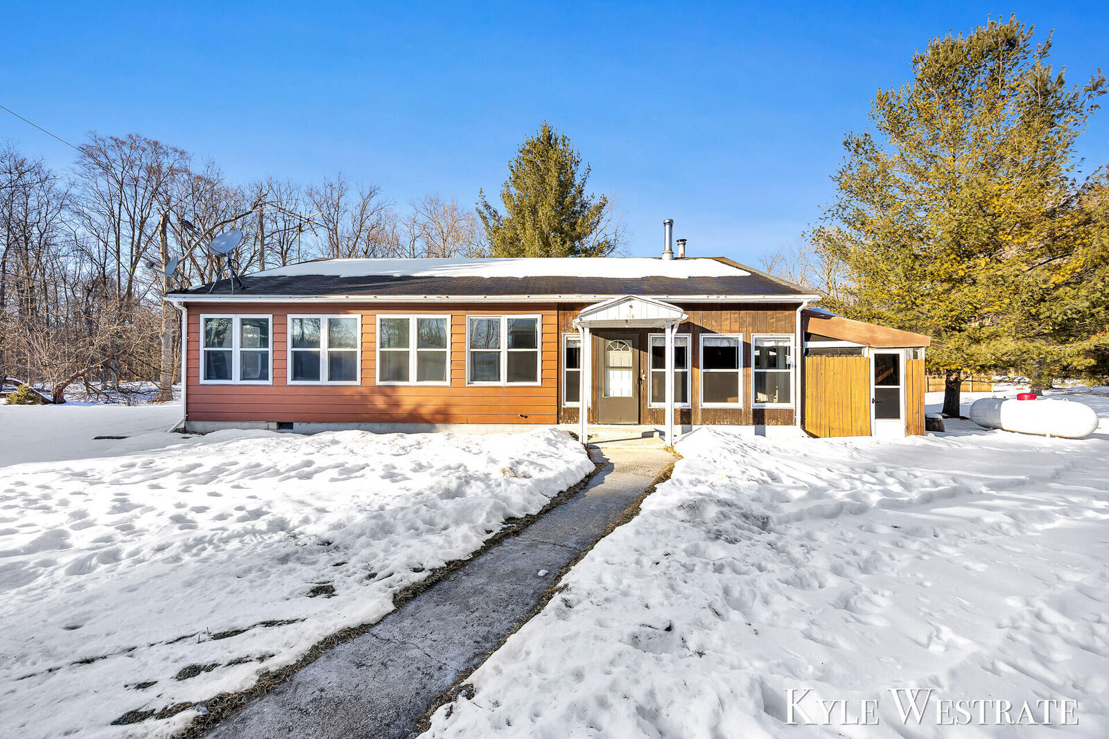 Property Photo: 10298 N 19th Street MI 49080