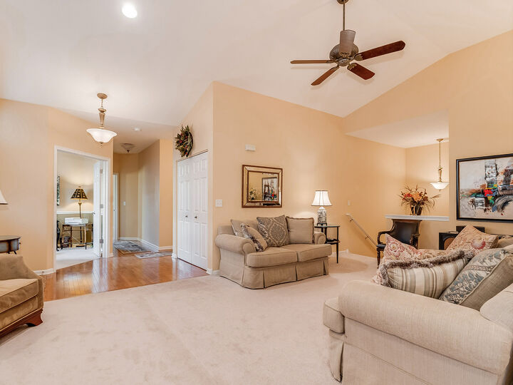 Property Photo: 2805 Bond Circle 2805 IL 60563